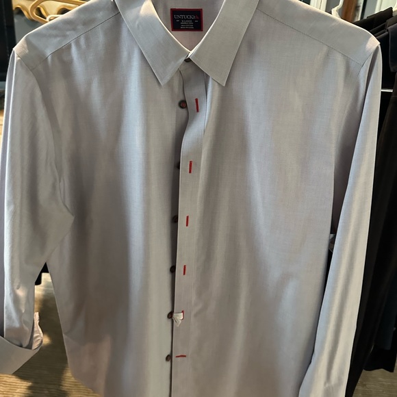 Untuckit XL button downs - Picture 5 of 5